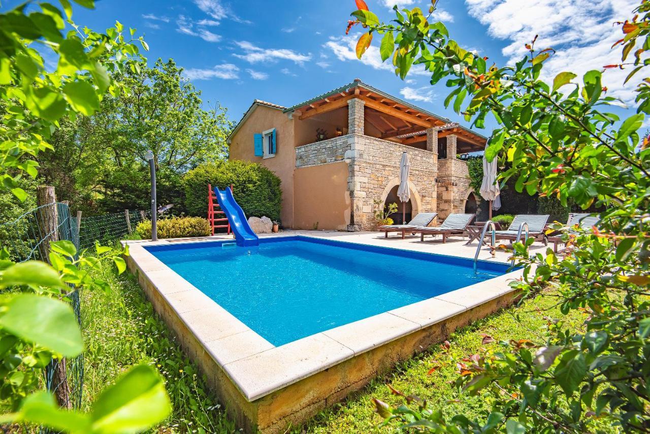 فيلا Casa Karnevali Žminj المظهر الخارجي الصورة